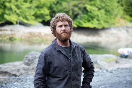 Oliver Johnson constructs a hoist on his property. (National Geographic/Lukas Taylor)