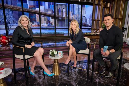 LORRAINE BRACCO, KELLY RIPA, MARK CONSUELOS