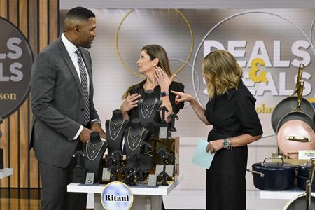 MICHAEL STRAHAN, LESLIE SEGRETE, TORY JOHNSON