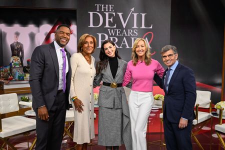 MICHAEL STRAHAN, ROBIN ROBERTS, ANNE HATHAWAY, GEROGE STEPHANOPOULOS, LARA SPENCER