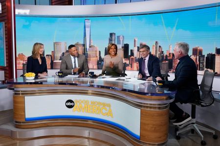 LARA SPENCER, MICHAEL STRAHAN, ROBIN ROBERTS, GEORGE STEPHANOPOULOS, SAM CHAMPION