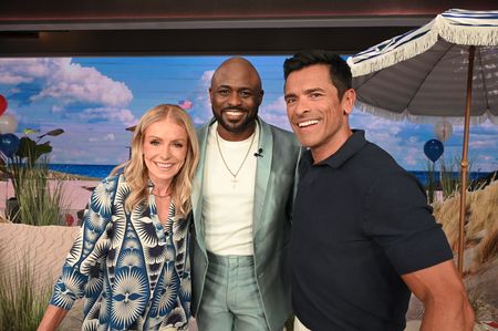 Kelly Ripa, Wayne Brady, Mark Consuelos 