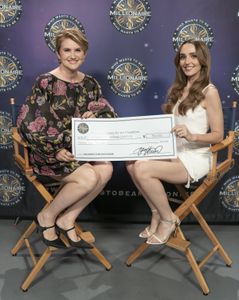 JILLIAN BELL, CHLOE FINEMAN