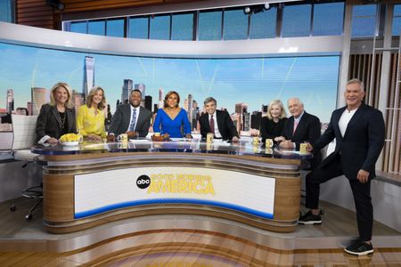 JOAN LUNDEN, LARA SPENCER, MICHAEL STRAHAN, ROBIN ROBERTS, GEORGE STEPHANOPOULOS, DIANE SAWYER, CHARLIE GIBSON, SAM CHAMPION