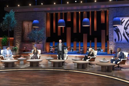 DANIEL LUBETZKY, KENDRA SCOTT, KEVIN O'LEARY, LORI GREINER, RASHAUN WILLIAMS