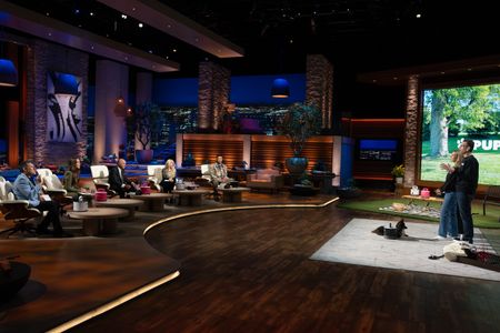 DANIEL LUBETZKY, KENDRA SCOTT, KEVIN O'LEARY, LORI GREINER, STEVEN BARTLETT, KAYLA ZIBRICKY, BRIAN ZIBRICKY