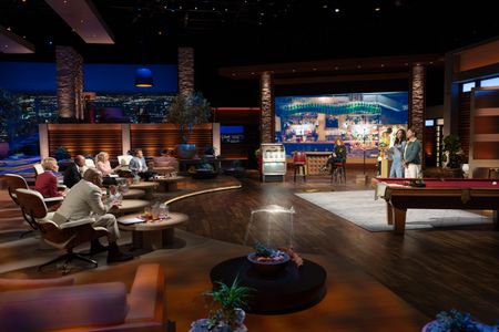 DAYMOND JOHN, BARBARA CORCORAN, KEVIN O'LEARY, LORI GREINER, ROBERT HERJAVEC, HOLLY DANKO, JOSH JANCEWICZ