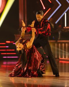 JENNA DEWAN, VALENTIN CHMERKOVSKIY