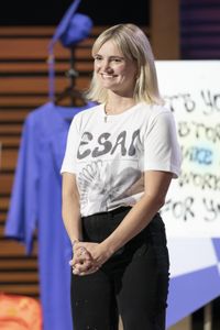 JULIA DIXON