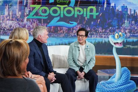 LARA SPENCER, SAM CHAMPION, KE HUY QUAN