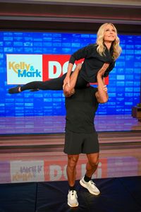 KELLY RIPA, MARK CONSUELOS
