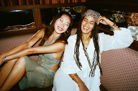 VIVIAN LI, CHELSEA HENRIQUEZ