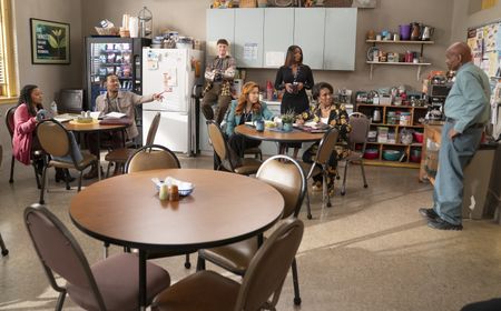 QUINTA BRUNSON, TYLER JAMES WILLIAMS, CHRIS PERFETTI, LISA ANN WALTER, JANELLE JAMES, SHERYL LEE RALPH, WILLIAM STANFORD DAVIS