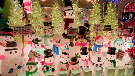 THE GREAT CHRISTMAS LIGHT FIGHT 