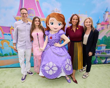 CRAIG GERBER (CREATOR/EXECUTIVE PRODUCER), ARIEL WINTER, SOFIA, AYO DAVIS (PRESIDENT, DISNEY BRANDED TELEVISION), ALYSSA SAPIRE (HEAD OF DISNEY JR. ORIGINAL PROGRAMMING AND STRATEGY)