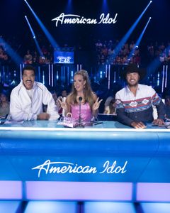 LIONEL RICHIE, CARRIE UNDERWOOD, LUKE BRYAN