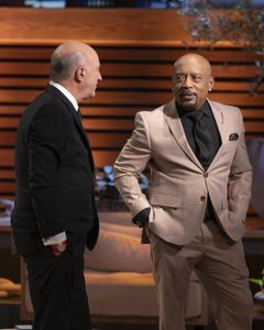 KEVIN O'LEARY, DAYMOND JOHN
