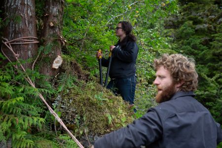 Breanna Miethe and Oliver Johnson construct a hoist on their property. (National Geographic/Lukas Taylor)