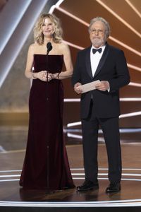 MEG RYAN & BILLY CRYSTAL