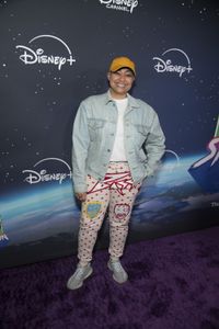 RAVEN-SYMONÉ