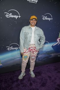 RAVEN-SYMONÉ