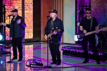 GOOD CHARLOTTE