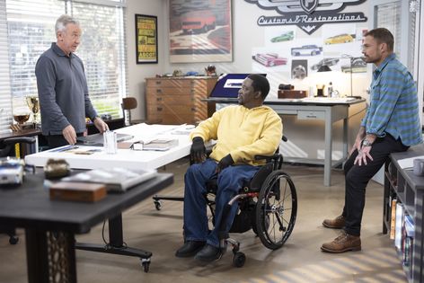 TIM ALLEN, DARYL "CHILL" MITCHELL, SEANN WILLIAM SCOTT