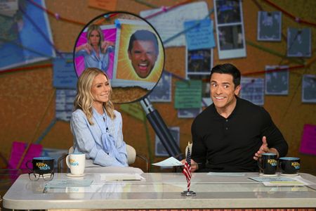 KELLY RIPA, MARK CONSUELOS