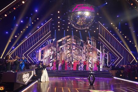 CARRIE ANN INABA, DEREK HOUGH, BRUNO TONIOLI, ALFONSO RIBEIRO, JULIANNE HOUGH, ALIX EARLE, VALENTIN CHMERKOVSKIY, DYLAN EFRON, DANIELLA KARAGACH, ELAINE HENDRIX, ALAN BERSTEN, ROBERT IRWIN, WITNEY CARSON, JORDAN CHILES, EZRA SOSA