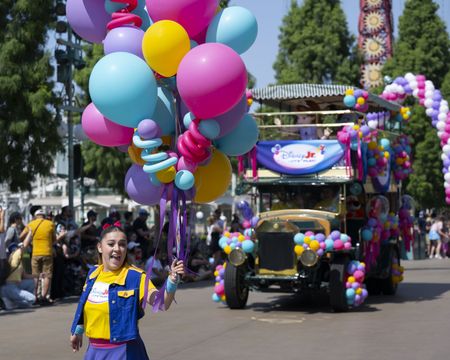 DISNEY JR. LETS PLAY!