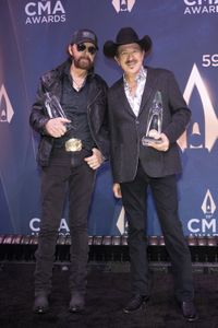 RONNIE DUNN, KIX BROOKS