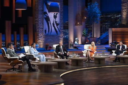 DANIEL LUBETZKY, FAWN WEAVER, KEVIN O'LEARY, LORI GREINER, ROBERT HERJAVEC