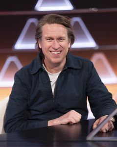 PETE HOLMES