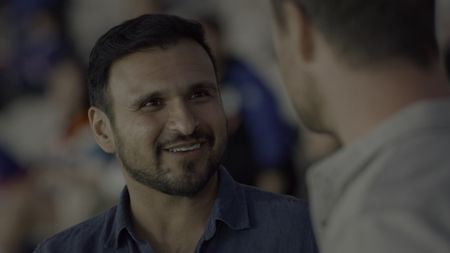 Suraj Samtani meets with Chris Hemsworth. (credit: National Geographic)