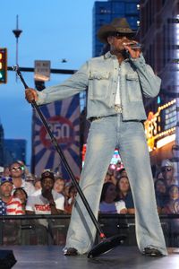 NE-YO