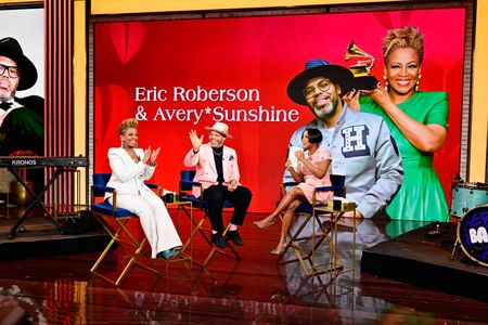  AVERY*SUNSHINE , ERIC ROBERSON, TAMRON HALL