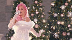 Bebe Rexha Performs ‘Last Christmas’
