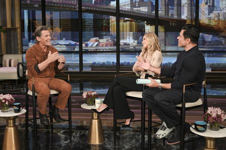 JOSH BROLIN, KELLY RIPA, MARK CONSUELOS