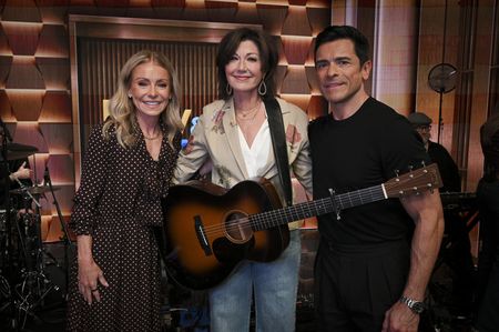 KELLY RIPA, AMY GRANT, MARK CONSUELOS