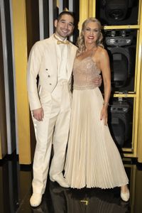 ALAN BERSTEN, ELAINE HENDRIX