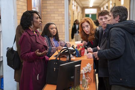 SHERYL LEE RALPH, QUINTA BRUNSON, LISA ANN WALTER, CHRIS PERFETTI, IAN ALDA