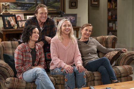 SARA GILBERT, JOHN GOODMAN, LECY GORANSON, LAURIE METCALF