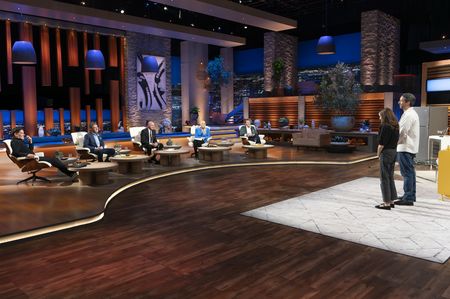 MARK CUBAN, DANIEL LUBETZKY, KEVIN O'LEARY, LORI GREINER, ROBERT HERJAVEC, ALYSE BORKAN, SAM NAPARSTEK