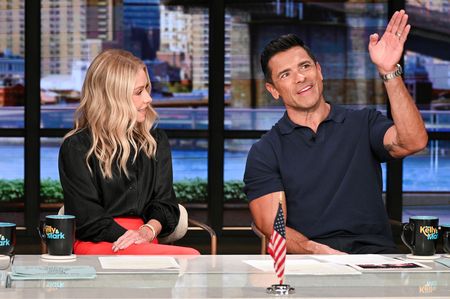 KELLY RIPA, MARK CONSUELOS
