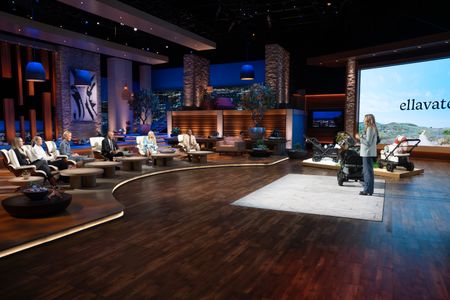 SARA FOSTER, ERIN FOSTER, BARBARA CORCORAN, KEVIN O'LEARY, LORI GREINER, RASHAUN WILLIAMS, MEGAN LANCASTER