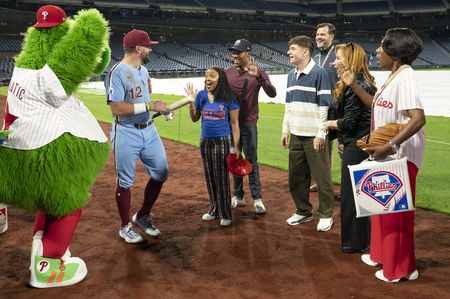 KYLE SCHWARBER, QUINTA BRUNSON, TYLER JAMES WILLIAMS, CHRIS PERFETTI, NICHOLAS DELANY, LISA ANN WALTER, SHERYL LEE RALPH