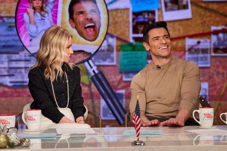 KELLY RIPA, MARK CONSUELOS