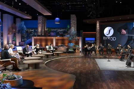 DAYMOND JOHN, BARBARA CORCORAN, KEVIN O'LEARY, LORI GREINER, DANIEL LUBETZKY