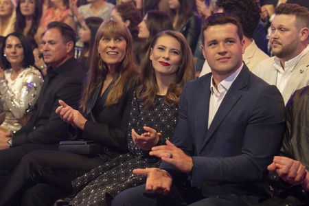 TERRI IRWIN, BINDI IRWIN, CHANDLER POWELL