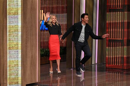 KELLY RIPA, MARK CONSUELOS